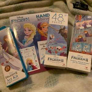 4 pc Activity Set Frozen